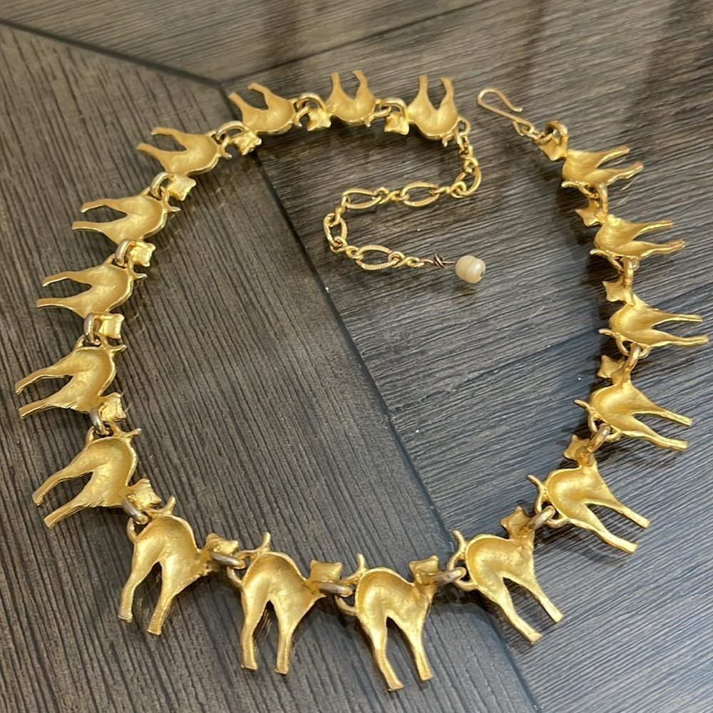 Vintage Gold-tone Sculptural Judith Woracek Mullen Cat Link Statement Necklace - Picture 8 of 17